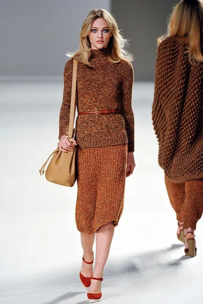 Look 12